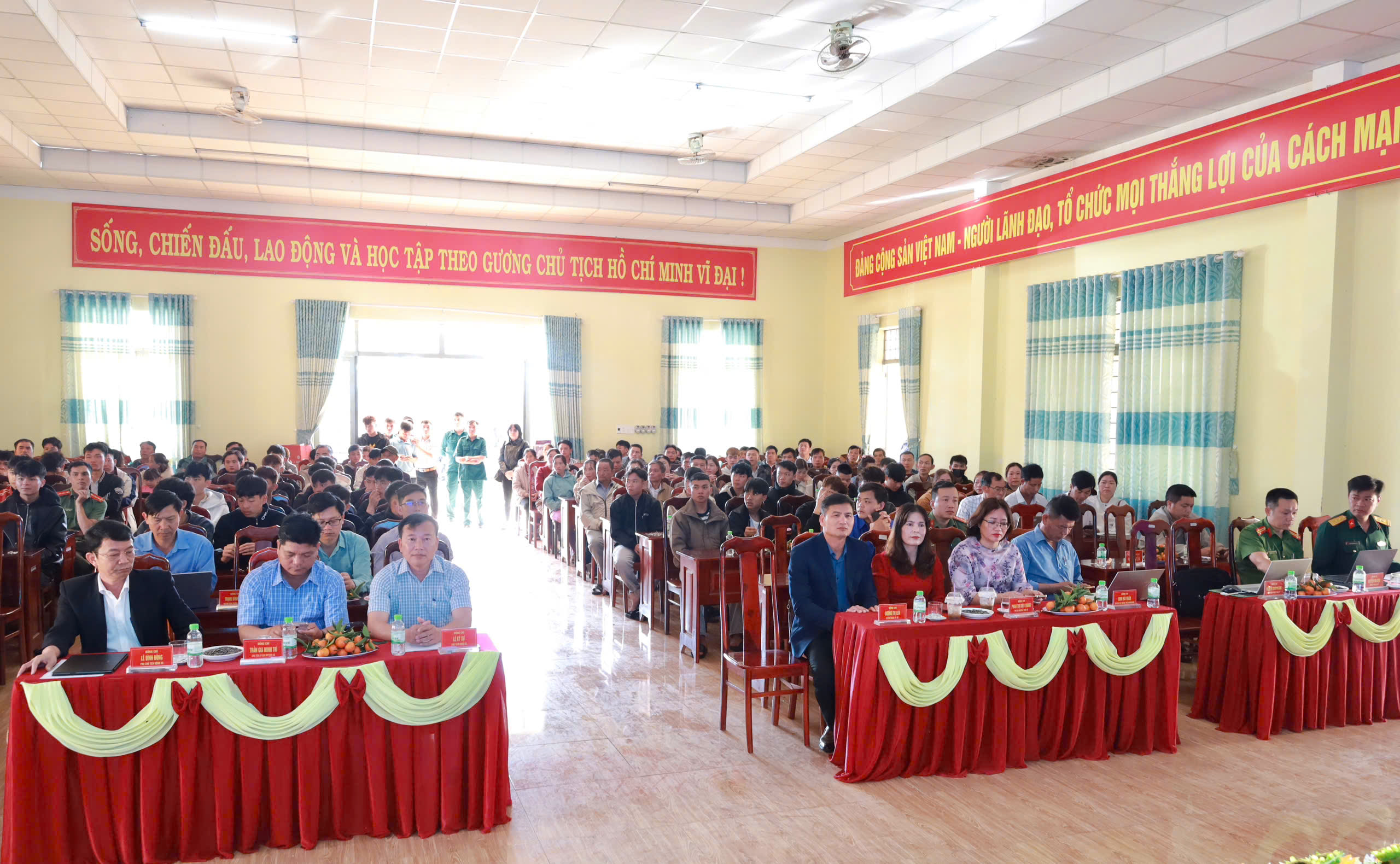 Xã Tam Giang, tỉnh Đăk Lăk tổ chức gặp mặt thanh niên tham gia nghĩa vụ Quân sự, nghĩa vụ Công an nhân dân năm 2026